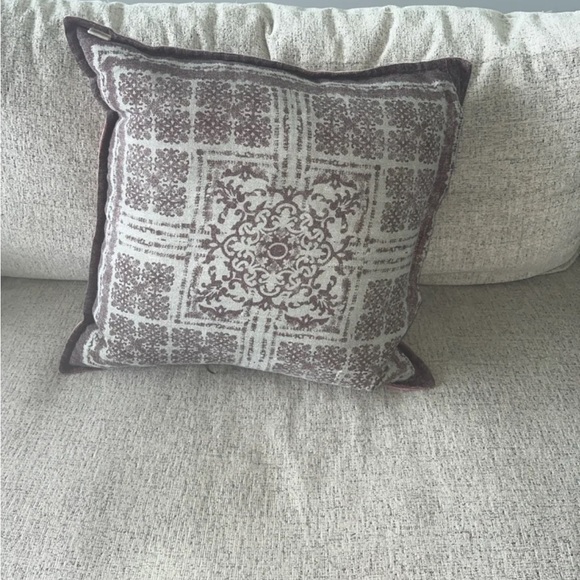 Arhaus Pillow Cover NWOT - Picture 4 of 7